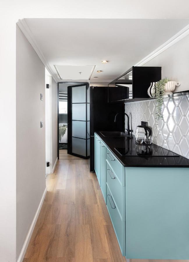 Sea View Stylish 1Br With Balcony By Beachfront Stay Herzelia Eksteriør billede