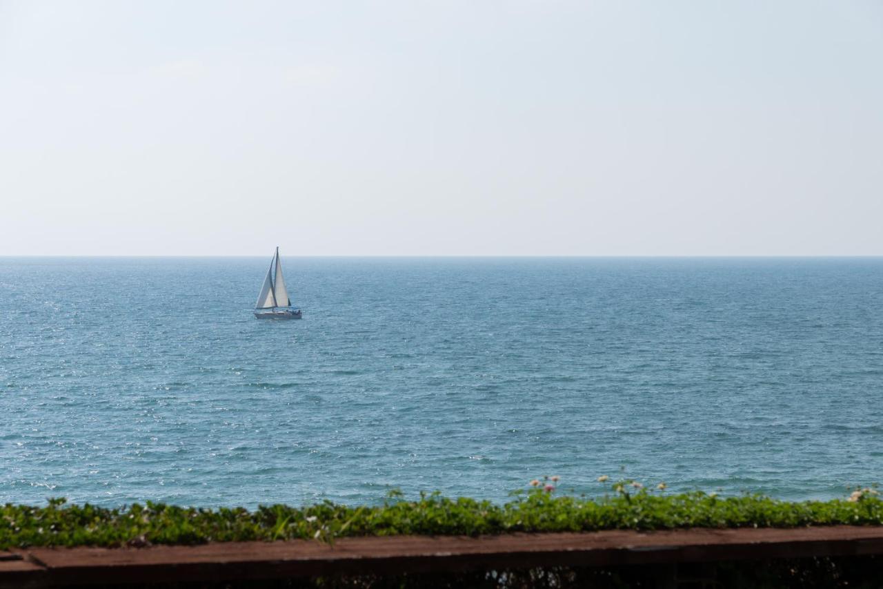 Sea View Stylish 1Br With Balcony By Beachfront Stay Herzelia Eksteriør billede